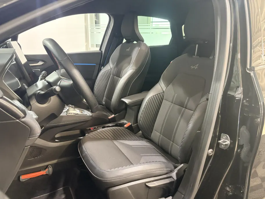 Renault Captur 145PK E-Tech Full Hybrid Esprit Alpine Automaat | Harman Kardon Audio | Stuurwielverwarming | 360 Camera | Parkeersensoren | Apple CarPlay/Android Auto | Navi | Climate Control | Adaptive Cruise Control |