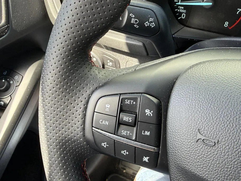 Ford Focus Wagon 1.0 EcoBoost Hybrid ST Line