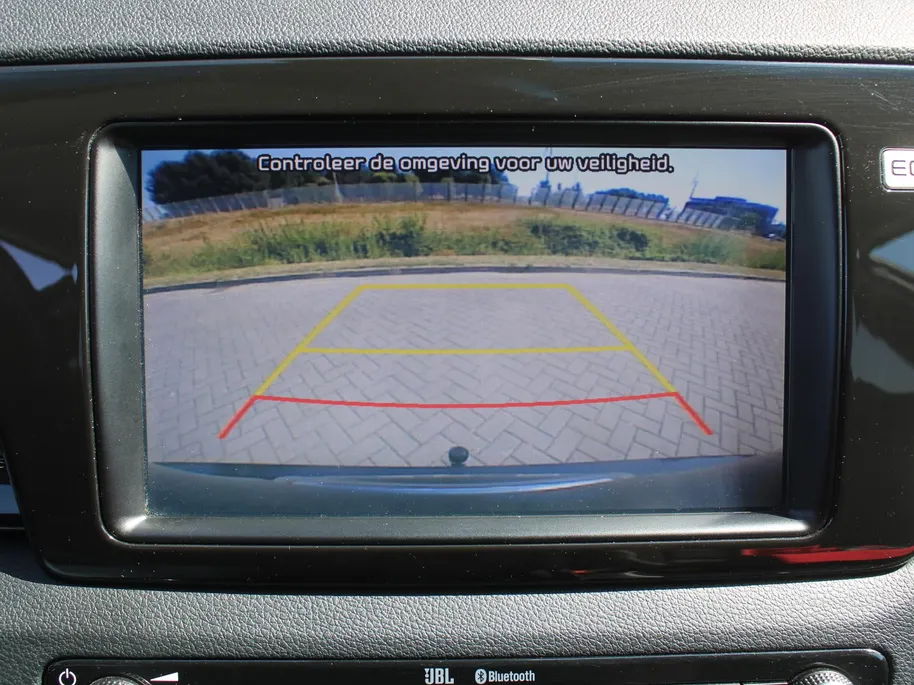 Kia e-Niro ExecutiveLine 64 kWh | Trekhaak | Warmtepomp | Stuur-/stoelverwarming + ventilatie | Leer | Camera | Stoelgeheugen | Dodehoek detectie | LED | 17' LM |