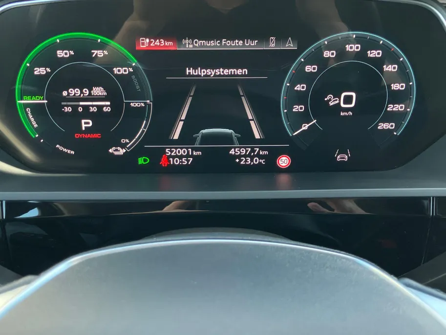Audi e-tron Sportback 55 quattro S Line 95 kWh 300kW/408PK · Panoramadak · Trekhaak · Camera · Leder · Stoelverwarming · Drive select ·  Garantie t/m 18-10-2027 of 100000km.