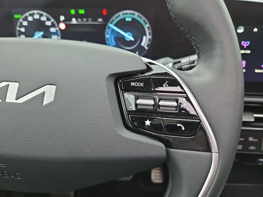 Kia Niro 1.6 GDi Hybrid ExecutiveLine Meest luxe uitvoering | Dealer onderhouden | Schuif-/kanteldak | Cruise Control Adaptief | Dodehoek Detectie | Head up Display | Stoelverwarming en Ventilatie | Harman/Kardon | Android & Carplay | NAP