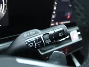 Kia Niro EV DynamicLine 64.8 kWh | 17' LM | Airco | Cruise | Camera | Navi | PDC |