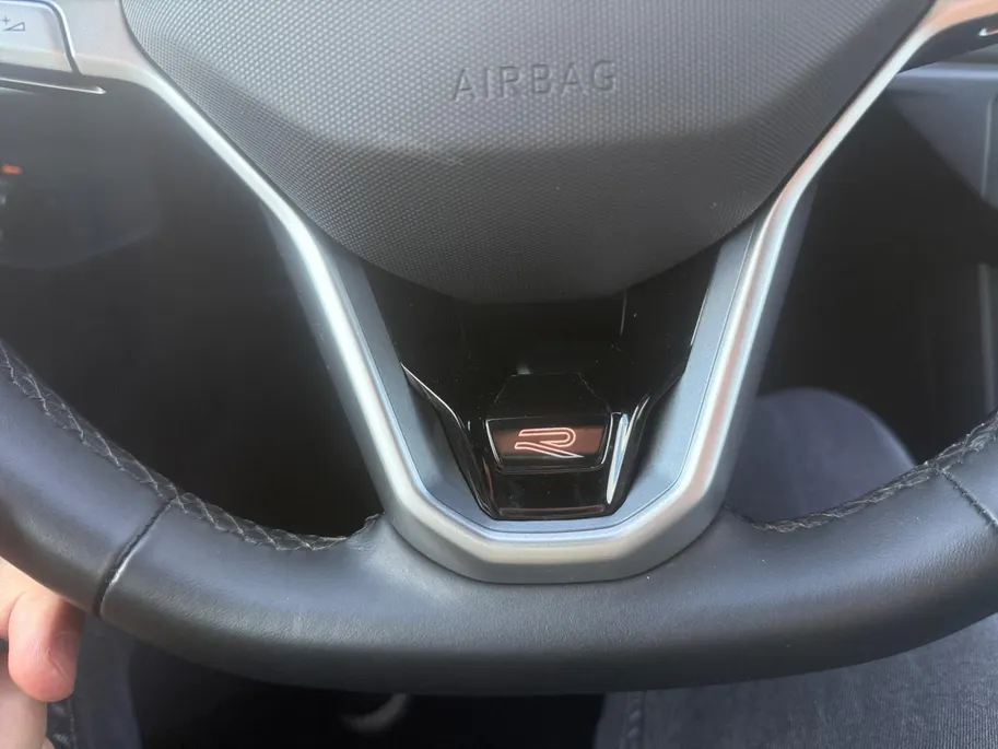 Volkswagen Taigo 1.0 TSI R-Line | Automaat | Camera | Climate Control | Apple Carplay/Android Auto | Keyless | Sportstoelen | R-Pakket