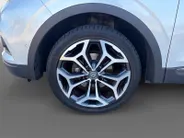 Renault Kadjar 140PK TCe Intens Automaat | Trekhaak (1500 KG) | Panoramadak | 19' Lichtmetalen Velgen | Stoelverwarming | Navi | Camera | Climate Control | Adaptieve Cruise Control | Leder |