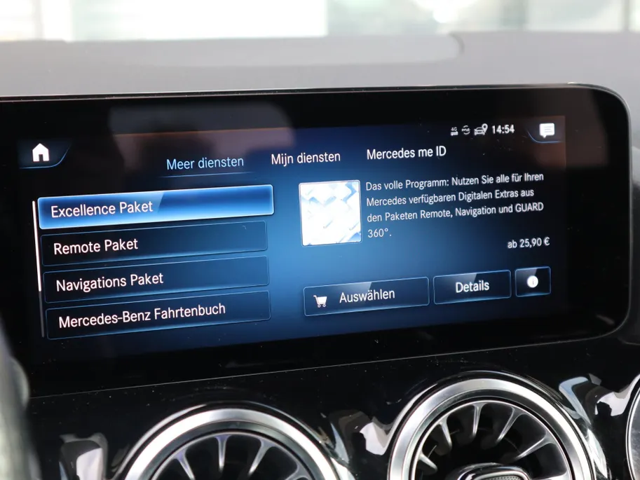 Mercedes-Benz GLA 250 e AMG Line l Trekhaak l Panoramadak l Keyless l Stoelverwarming l Memory