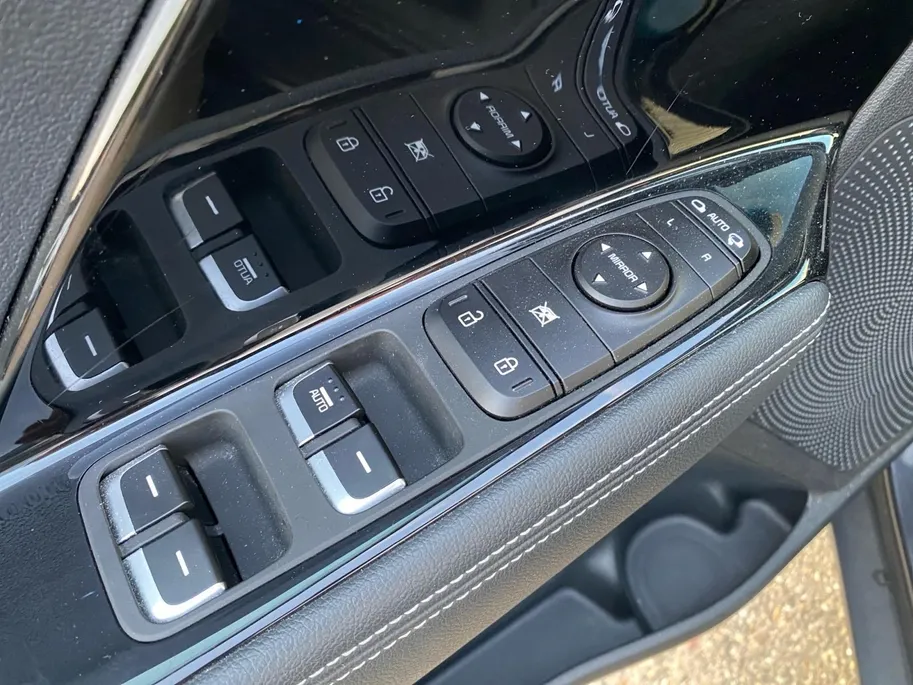 Kia Niro 1.6 GDi PHEV DynamicLine Climate control | Trekhaak | Navigatie | Camera | LM velgen | Stoel,- en stuurverwarming | Elek. best. stoel |