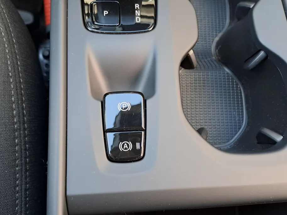 Volvo XC40 2.0 B3 Essential AUTOMAAT | Stuurverwarming | Stoelverwarming | Adaptieve Cruise | Apple Carplay/Android Auto