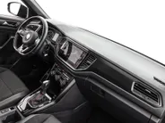 Volkswagen T-Roc 1.5 TSI 150pk Sport Business R · Panoramadak · Camera · Standkachel · Stoelverwarming · Navigatie · 19' Velgen · Elek. Inklapbare Spiegels ·