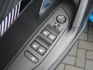 Peugeot 2008 1.2 PureTech 130 Allure | Automaat | Camera | Clima | Cruise | Navi | 17' LM | LED | Apple Carplay/Android Auto |