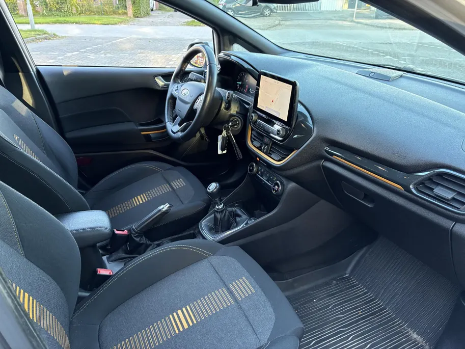 Ford Fiesta 1.0 EcoBoost Active ** VOORRUITVERWARMING ** PARKEERSENSOREN ACHTER **