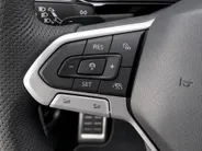Volkswagen T-Roc 1.5TSI/150PK R-Line Black Style DSG · Panoramadak · Apple/Android Car Play· Camera + Parkeersensoren · Stoelverwarming · 19'' Velgen ·  Garantie t/m 07-07-2027