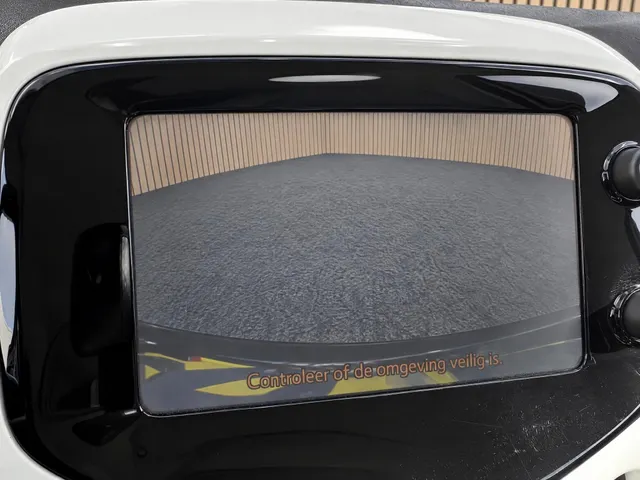Toyota Aygo 1.0 VVT-i x-play | Automaat | Camera