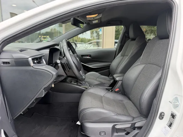 Toyota Corolla Touring Sports 2.0 Hybrid Dynamic | Parkeersensoren V+A