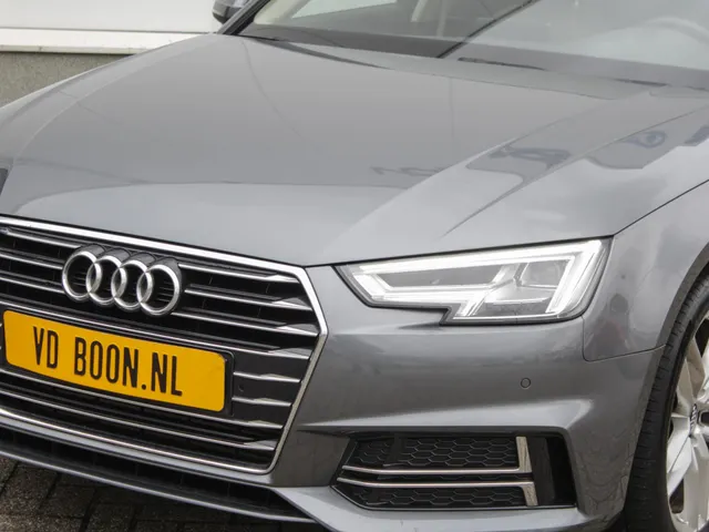 Audi A4 Limousine 35 TFSI Design Pro Line Plus | Navi | Digital dash | Leder | Schuifdak | Cruise
