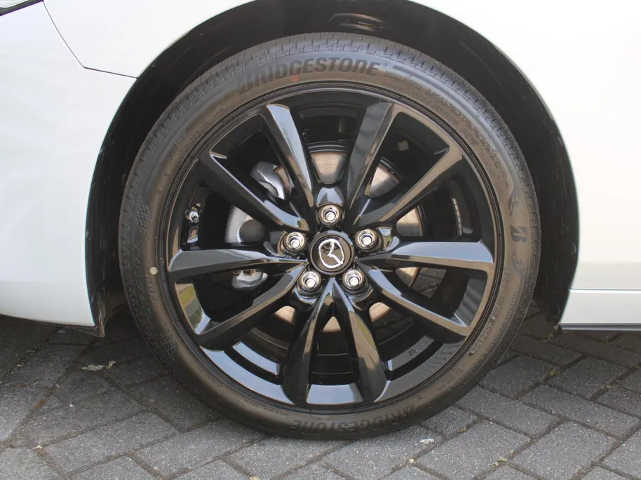 Mazda 3 2.0 e-SkyActiv-G M Hybrid 150 Homura | Stoelverwarming | Camera | Dodehoek detectie | HUD | 18' LM | LED | Cruise adapt. |