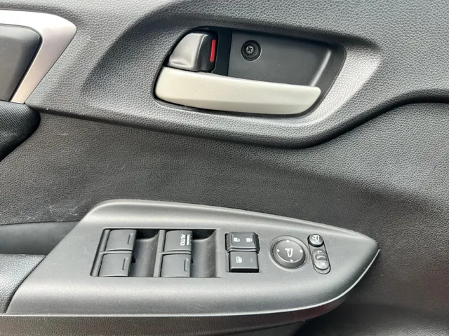 Honda Jazz 1.3 i-VTEC Comfort 102pk AUTOMAAT | TREKHAAK | NAVIGATIE | PARKEERSENSOREN V+A | STOELVERWARMING | 17' LM VELGEN |