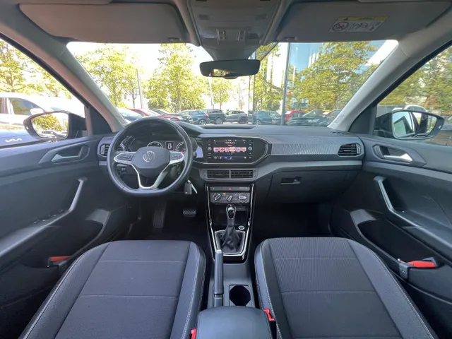 Volkswagen T-Cross 1.0 TSI Life AUTOMAAT | APPLE CARPLAY / ANDROID AUTO | 17 INCH | ADAPTIVE CRUISE CONTROL | ALL SEASON BANDEN | 7 DSG | NED. AUTO |