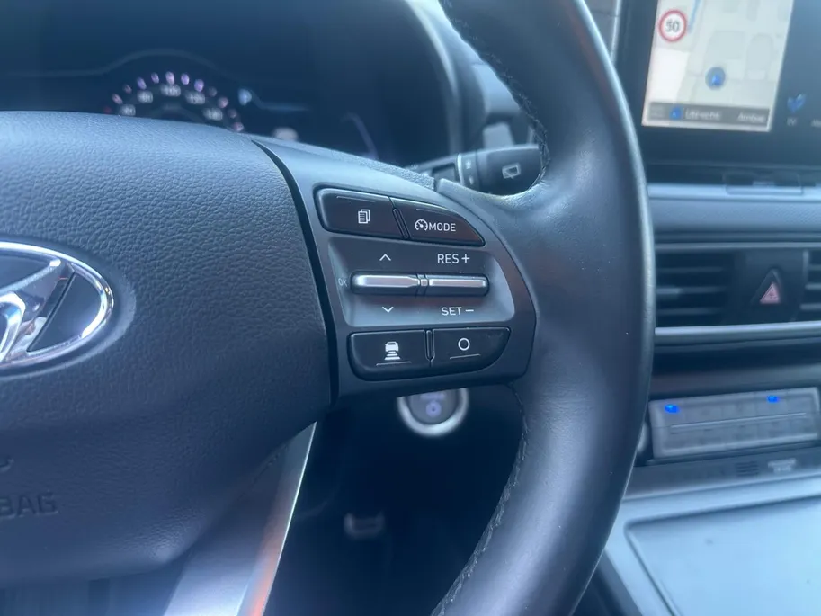 Hyundai Kona EV Fashion 64 kWh | HUD | 90% SOH | ACC Cruise | Carplay | Camera |