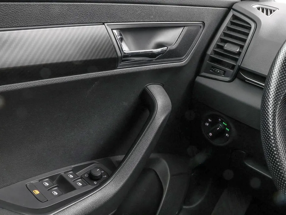 Škoda Karoq 1.5 TSI 150pk DSG ACT Sportline Business · Panoramadak · Camera · Cruise Control · Apple/Android Car Play · 18'' Inch ·