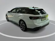Volkswagen ID.7 Tourer Limited Edition 77 kWh accu 286 pk Achteruitrijcamera · Multifunctioneel stuurwiel · Voorraad OUTLET · Prijs is inclusief inruilpremie ·