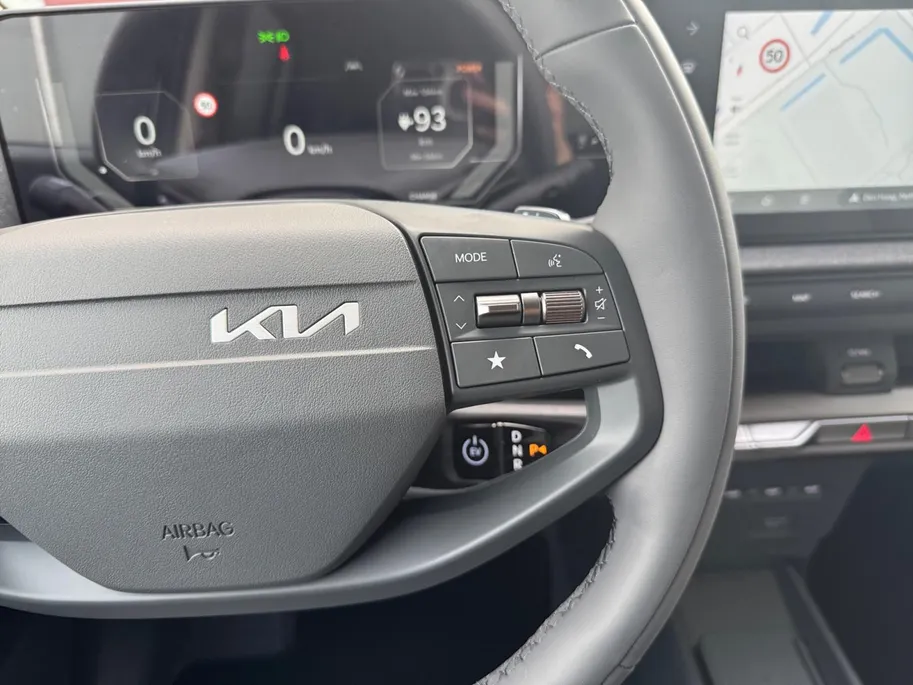Kia EV2 Plus 42.2 kWh 3.000,- Inruilkorting | Privacy Glass | 18' lichtmetalen velgen | Warmtewerend glas rondom | Draadloze oplader voor smartphone