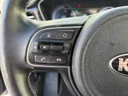 Kia e-Niro DynamicPlusLine 64 kWh | *1E EIGENAAR | FABRIEKSGARANTIE | SCHUIF- KANTELDAK | APPLE CARPLAY/ ANDROID AUTO | NAVI | CAMERA | STUUR/ STOELVERWARMING | STOF/ LEDER | ETC…