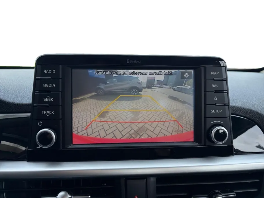 Kia Picanto 1.0 CVVT First Edition | All-Seasonbanden /Apple Carplay/ Android Auto | Navigatiesysteem | Cruise Control | Climate Control | Parkeercamera Achter | Lichtsensor | 15' Lichtmetalen Velgen