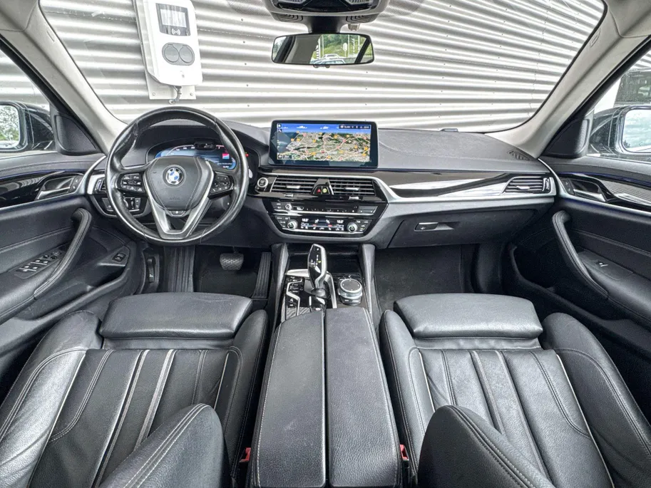 BMW 5 Serie Sedan 540i High Executive