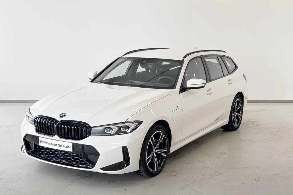 BMW 3 Serie Touring 330e Comfort Pack M Sport Edition M Sportpakket
