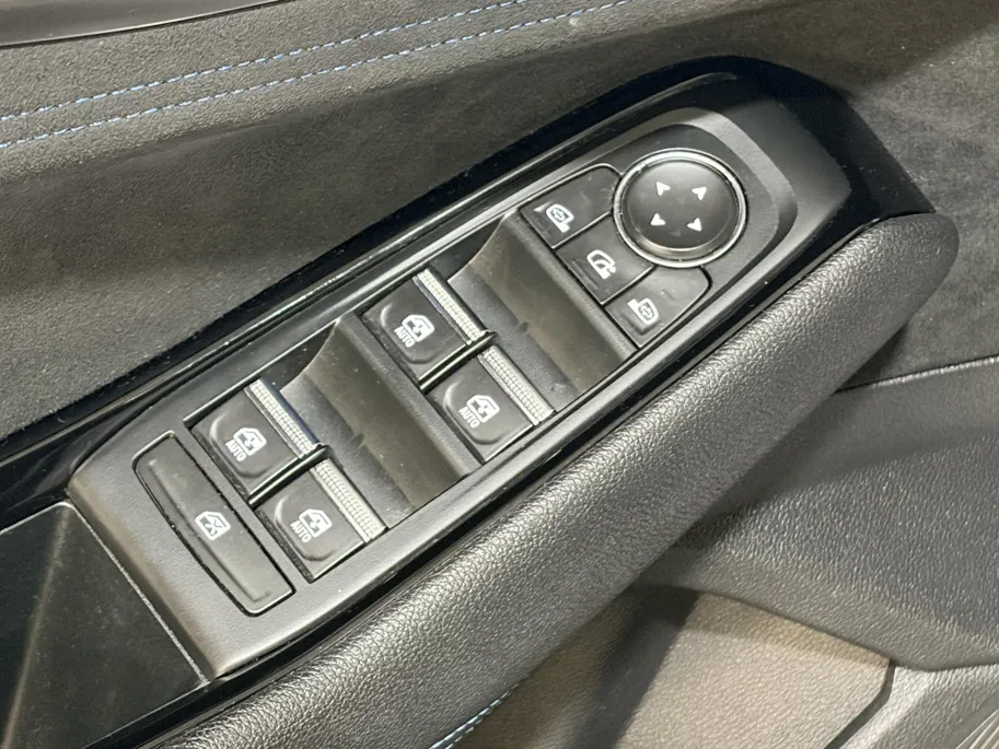 Renault Austral 200PK E-Tech Full Hybrid Esprit Alpine Automaat | 1e eigenaar | Google Navi | Camera | Adaptive Cruise Control | Climate Control | Elektrische Achterklep | Lichtmetalen Velgen | Parkeersensoren | Stoelverwarming | Stuurwielverwarming |