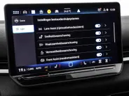Volkswagen T-Roc Life First Edition 1.5 eTSI 116 PK 7 versn. DSG · Comfort Pakket · Trekhaak · Voorraad OUTLET · Prijs is inclusief inruilpremie ·