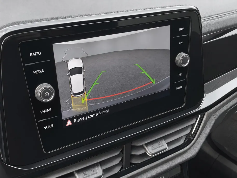 Volkswagen T-Roc 1.5TSI/150PK R-Line Black Style · Panoramadak · Apple/Android Car Play · Camera + Parkeersensoren · Stoelverwarming ·  Garantie t/m 07-08-2027