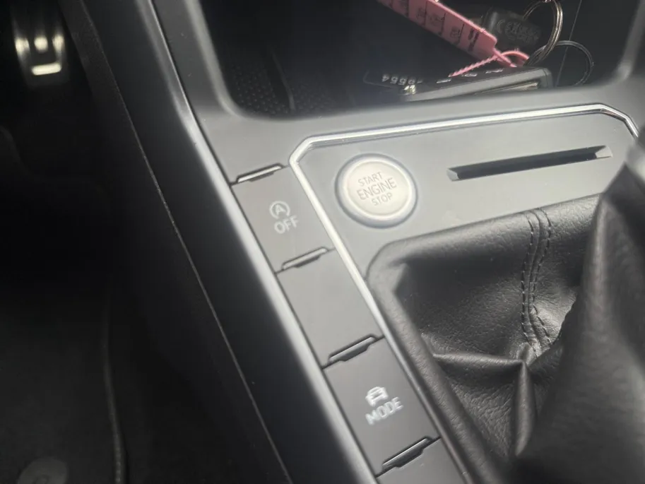Volkswagen Taigo 1.0 TSI R-Line | Automaat | Camera | Climate Control | Apple Carplay/Android Auto | Keyless | Sportstoelen | R-Pakket