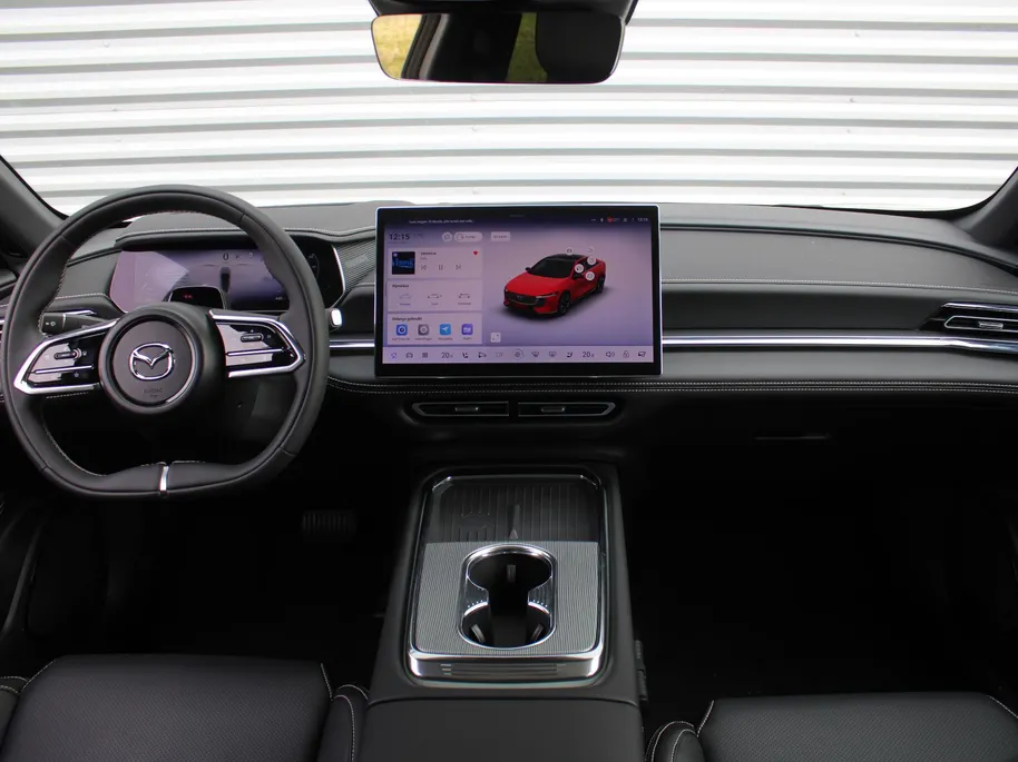 Mazda 6 6e Takumi Long Range 80 kWh | Stuur-/stoelverwarming + ventilatie | 360 camera | Pano dak | Zwart leer | 19' LM | HUD | LED | Elek. stoelverst. |