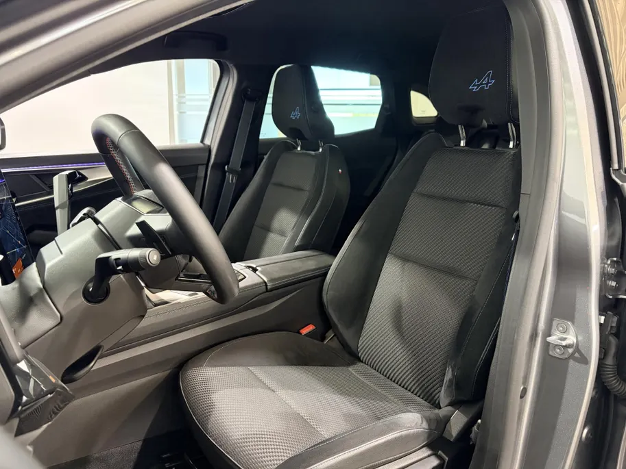 Renault Austral 200PK E-Tech Full Hybrid Techno Esprit Alpine AT | Trekhaak | All Season Banden | Climate Control | Digital Cockpit | Camera | Parkeersensoren | Adaptive Cruise Control | Lichtmetalen Velgen |