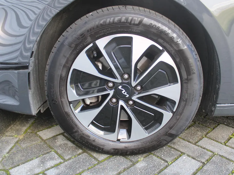 Kia Ceed Sportswagon 1.0 T-GDi Design Edition | Stuur-/stoelverwarming | Cruise | Camera | 16' LM | Dodehoekdetectie | JBL audio | LED | Elektr. achterklep |