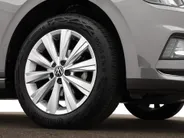Volkswagen Polo 1.0 TSI 95pk Highline · Apple/Android Car Play · Navigatie · Clima · 16'Velgen · Sportstoelen · Draadloze Telefoonlader ·