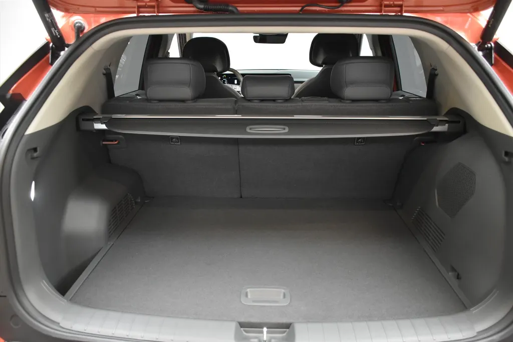 Kia EV3 81,4 kWh 204pk Plus Advanced TREKHAAK