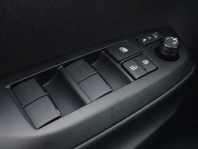 Toyota Yaris 1.5 Hybrid 115 Dynamic Comfort Pack | V+A Sensoren | Stoel & St