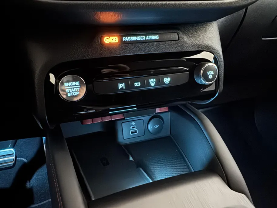 Ford Kuga 2.5 PHEV ST-Line X | DIT IS EEN VOORRAADAUTO! | Elek. Trekhaak | All Weather Banden |