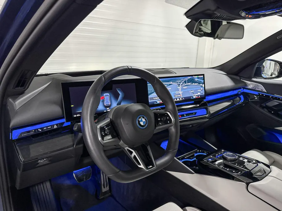 BMW i5 Touring eDrive40