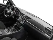 Škoda Superb Combi 1.4 TSI iV 218pk DSG Sportline Business · Panoramadak · 360 Camera · Inklap. Trekhaak · Matrix LED · Canton Audio · Elek. Stoelen + Geheugen ·