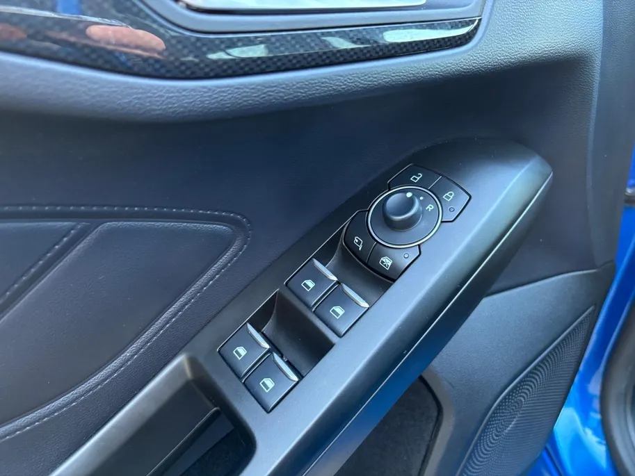 Ford Focus Wagon 1.0 EcoBoost Hybrid ST Line Style | Navigatie | Panorama Dak | Stoel/Stuur/Voorruitverwarming | Apple Carplay / Android Auto | Panorama Dak | Adaptieve Cruise Control | Lichtmetalen Velgen |