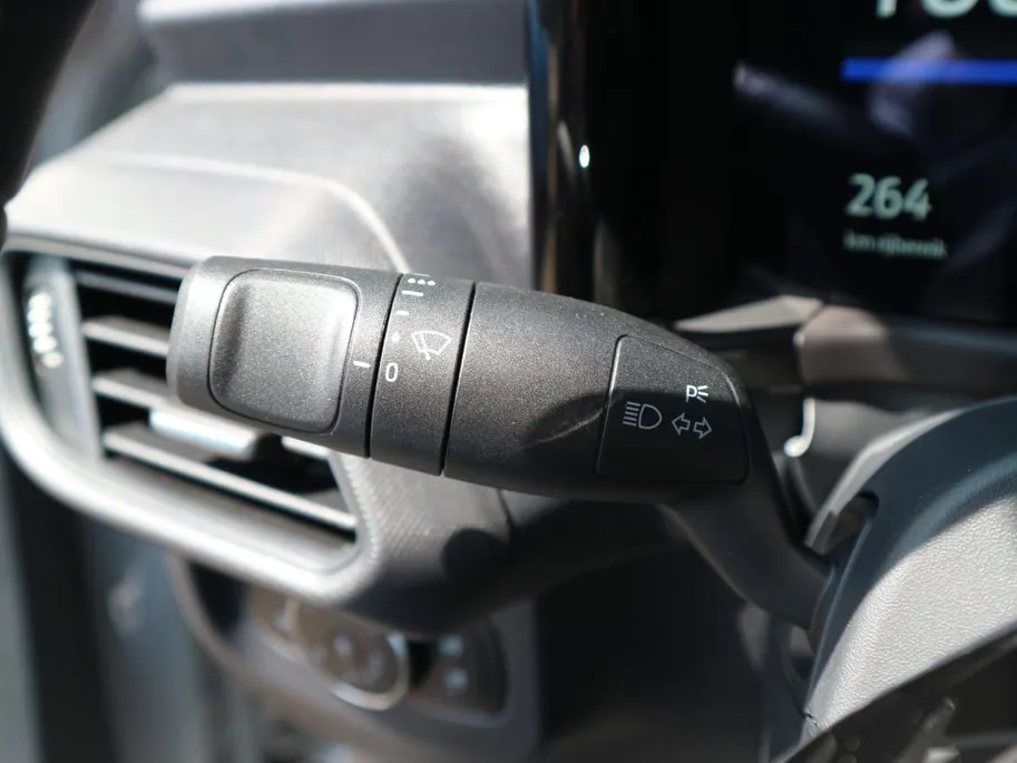 Ford E-Transit Courier Limited 44 kWh | TREKHAAK | NAVI | WINTERPACK |