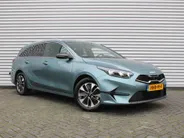 Kia Ceed Sportswagon 1.0 T-GDi MHEV Design Edition | Stuur-/stoelverwarming | Cruise adapt. | Camera | 16' LM | Elek. achterklep | JBL audio | LED |
