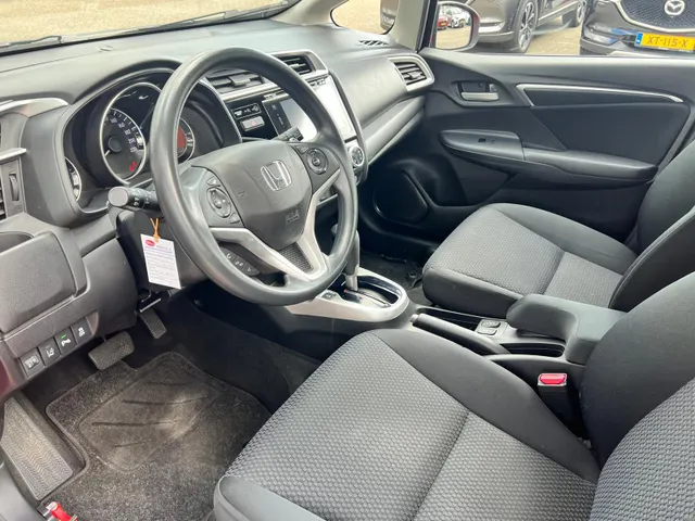 Honda Jazz 1.3 i-VTEC Comfort 102pk AUTOMAAT | TREKHAAK | NAVIGATIE | PARKEERSENSOREN V+A | STOELVERWARMING | 17' LM VELGEN |