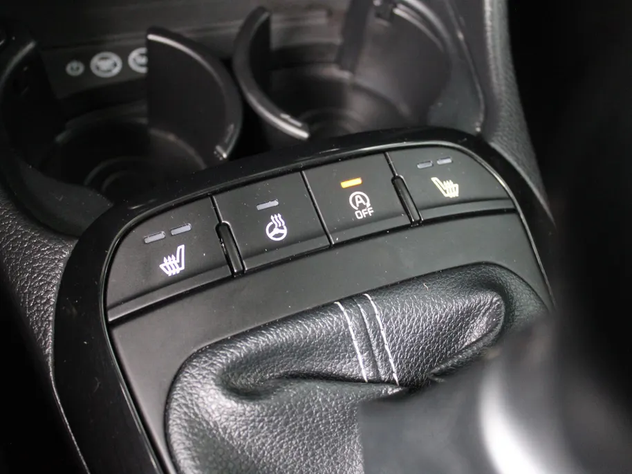 Kia Picanto 1.0 DPI GT-Line | Stuur-/stoelverwarming | Schuifdak | Camera | Dodehoek detectie | Telefoonlader | Clima | Navi | 16' LM | LED | Cruise |