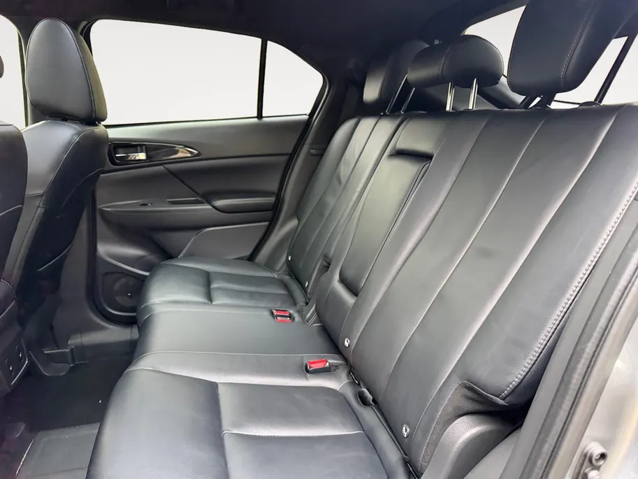Mitsubishi Eclipse Cross Instyle | Pano dak | 360 Graden camera | Stoelverwarming voor en achter | Lederen stoelbekleding | Navigatie |