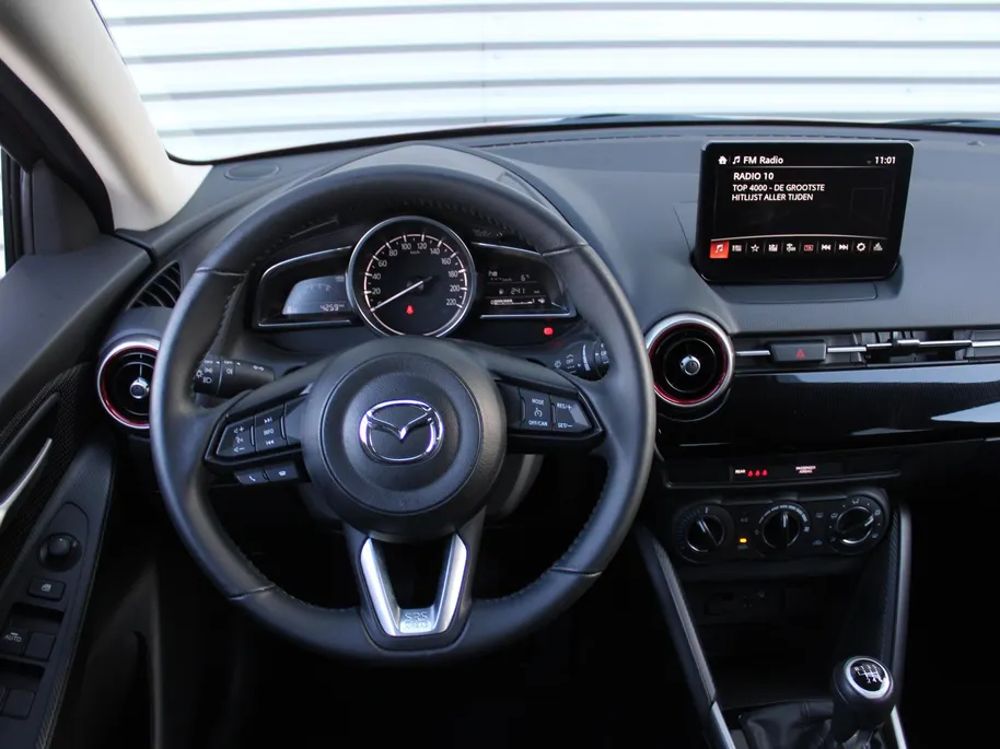 Mazda 2 1.5 Skyactiv-G Sportive | Airco | Cruise | PDC | 16' LM | Camera | 1e eigenaar | Zeer weinig km |
