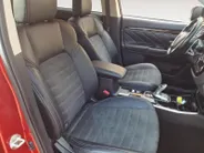 Mitsubishi Outlander 2.4 PHEV Pure Apple Carplay/Android Auto , electronic climate controle , cruise control , kunstlederen bekleding , lichtmetalen velgen 16' , voorstoelen verwarmd